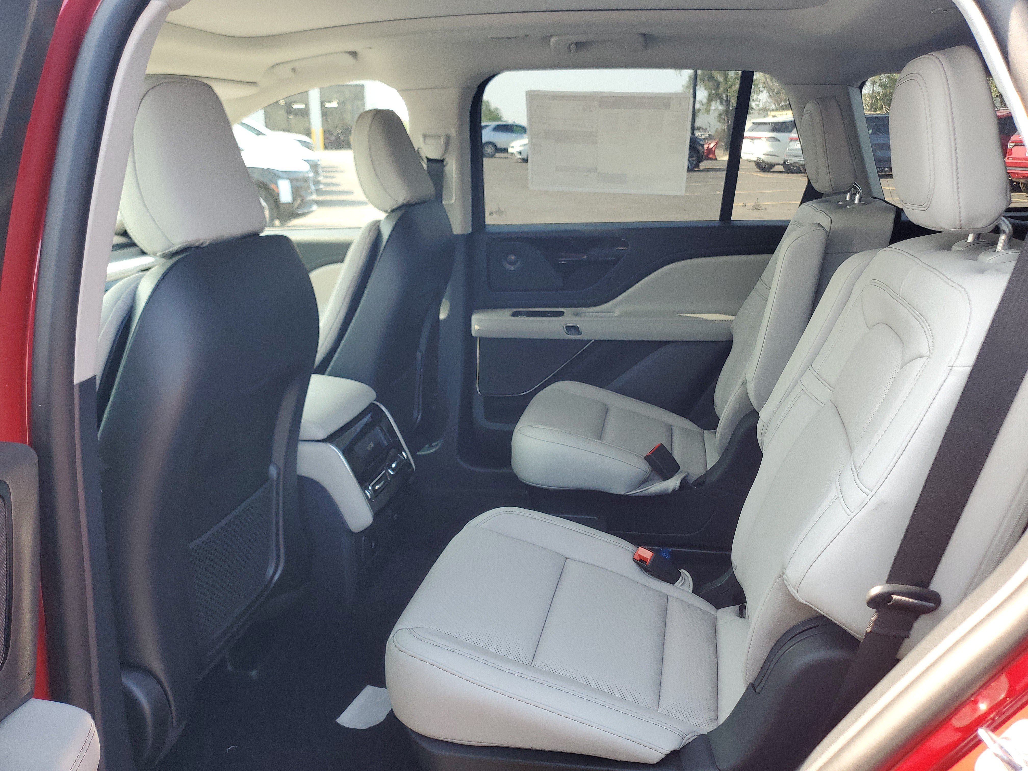 New 2026 Lincoln Aviator Reserve w/ Jet Appearance Package AWD/4WD image 23
