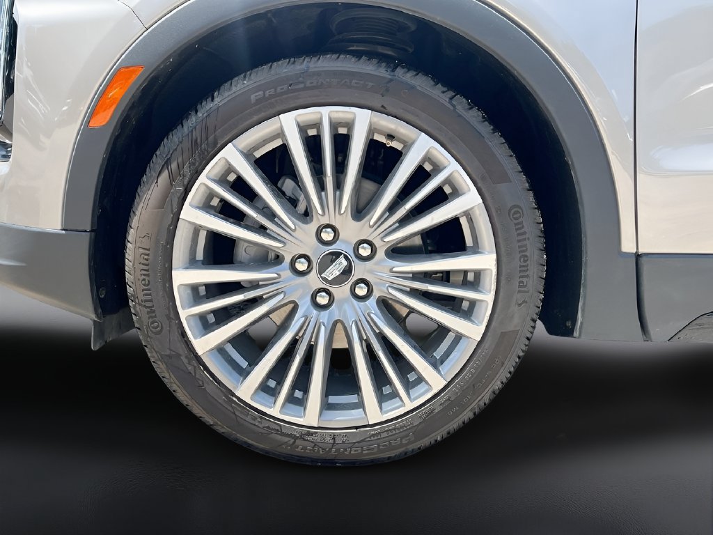 Used 2025 Cadillac XT4 Premium Luxury FWD image 32