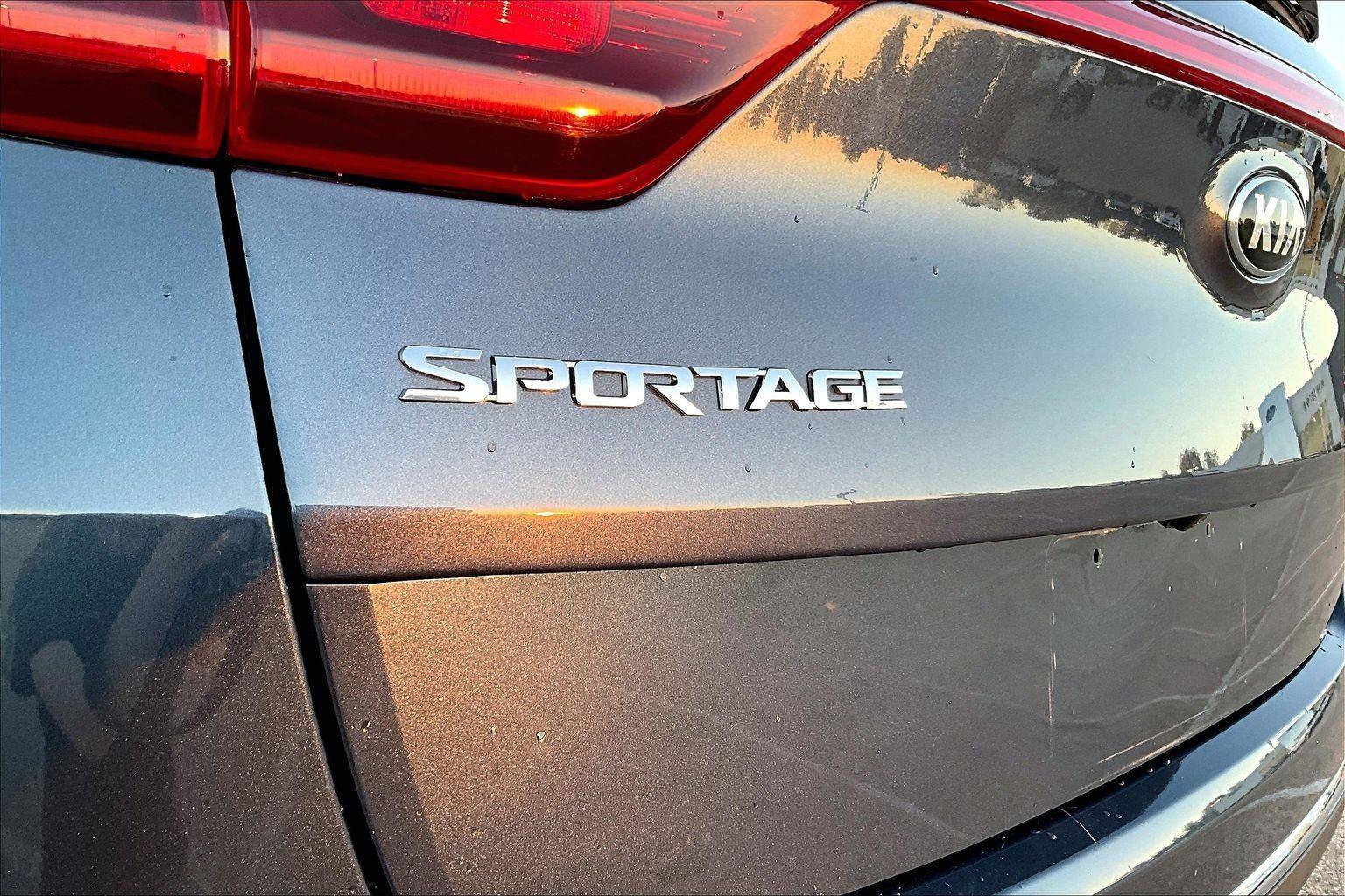 Used 2021 Kia Sportage LX image 8