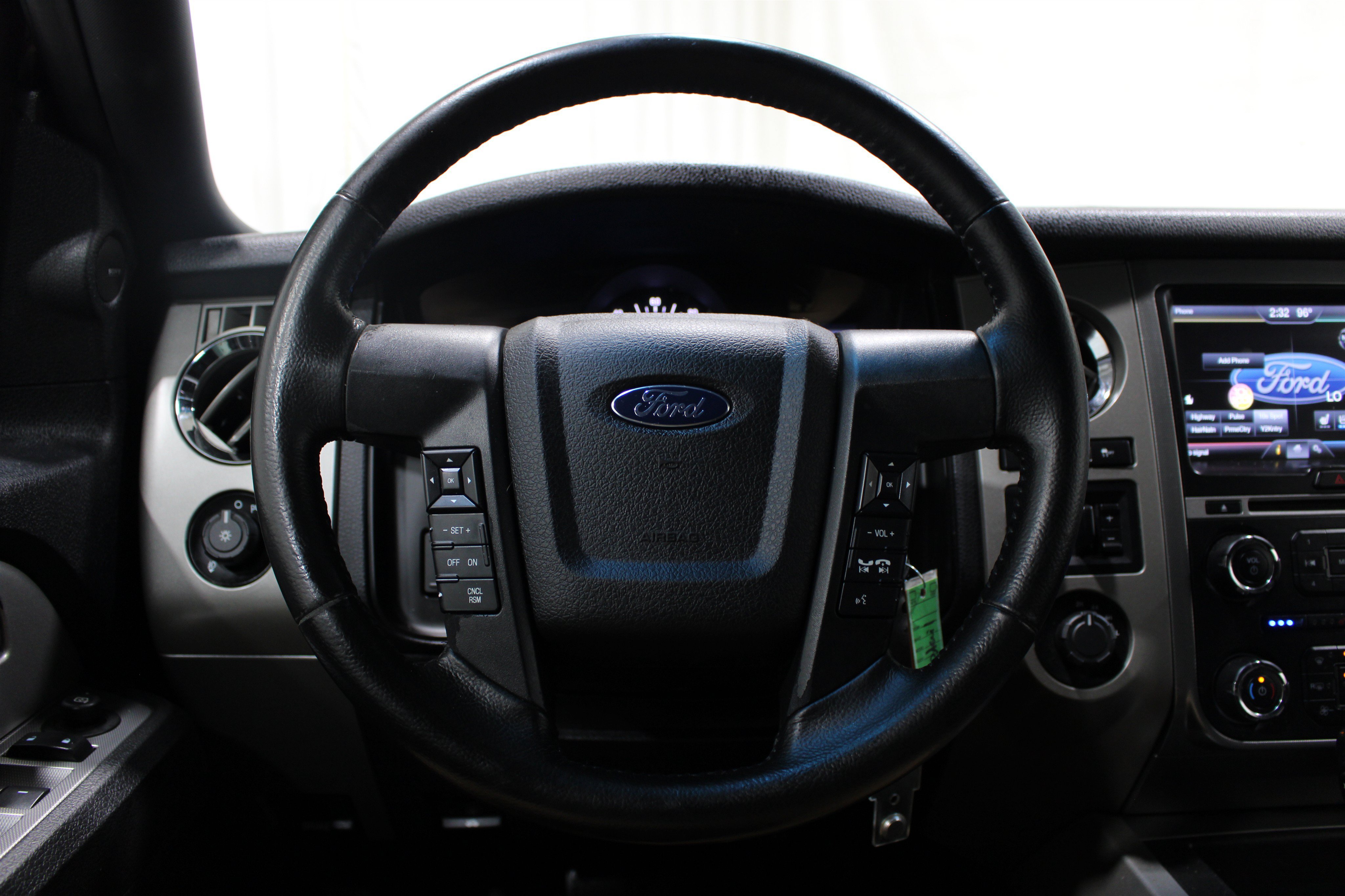 Used 2015 Ford Expedition EL XLT w/ Equipment Group 202A AWD/4WD image 10
