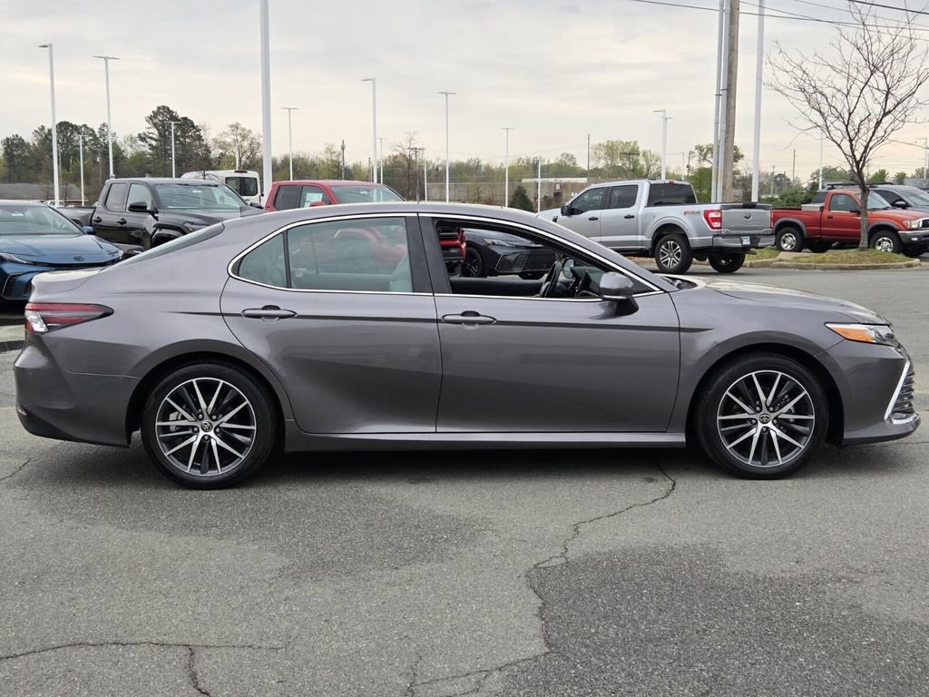Used 2022 Toyota Camry XLE w/ Navigation Upgrade Package image 3