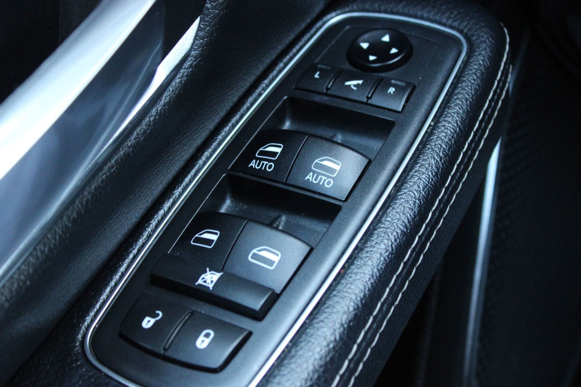 Used 2019 RAM 1500 Laramie AWD/4WD image 24