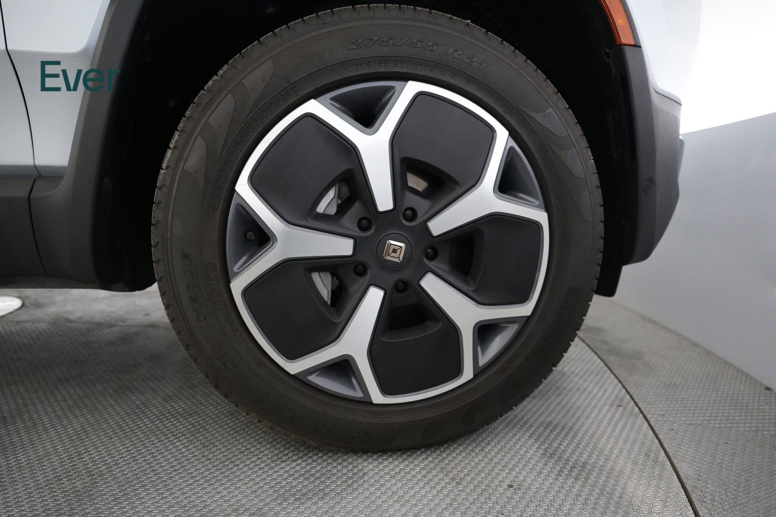 Used 2024 Rivian R1S Adventure AWD/4WD image 19
