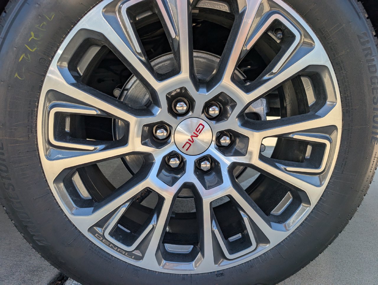 New 2027 GMC Yukon Denali w/ Sun & Power Step Package AWD/4WD image 7