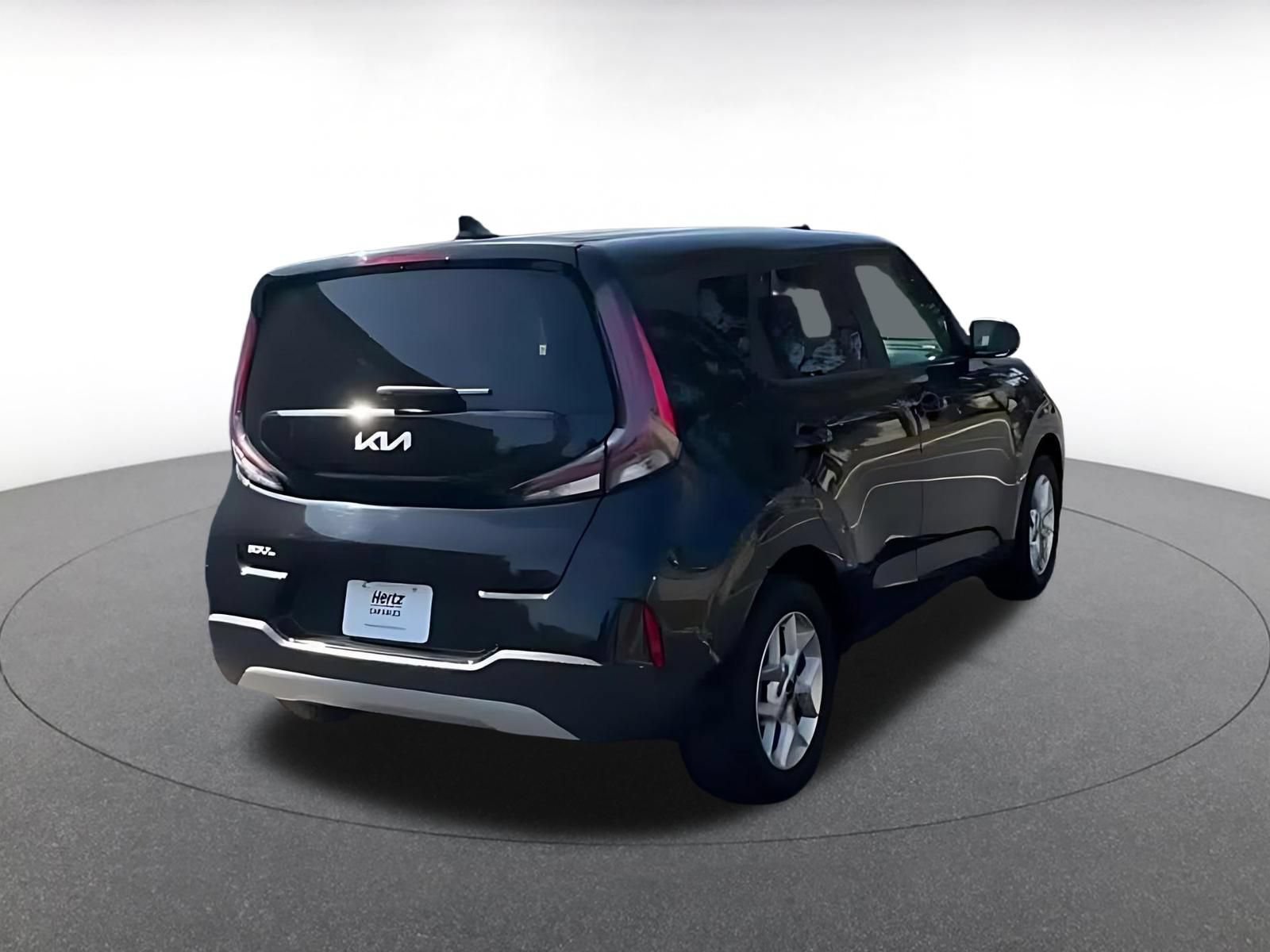 Used 2025 Kia Soul LX w/ LX Technology Package FWD image 13