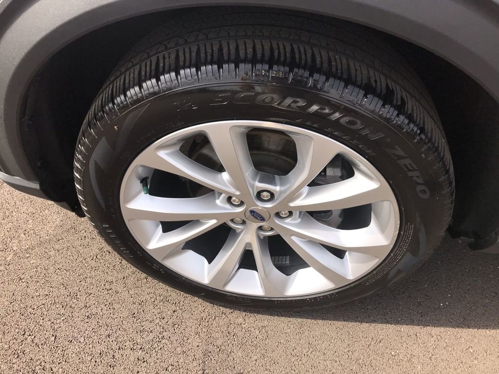 Used 2023 Ford Explorer Platinum w/ Technology Package image 10