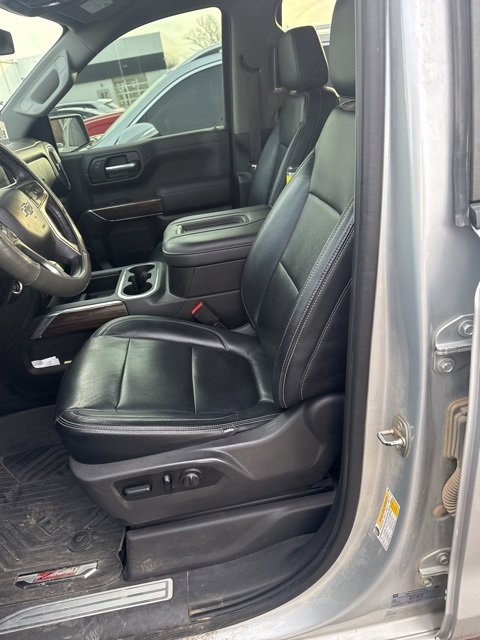 Used 2021 Chevrolet Silverado 1500 RST image 2