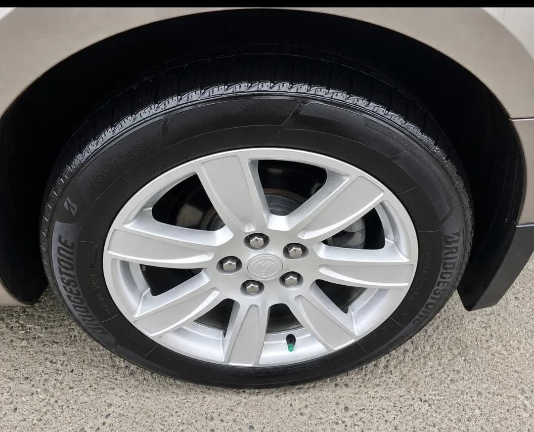 Used 2011 Buick LaCrosse CXL AWD/4WD image 32