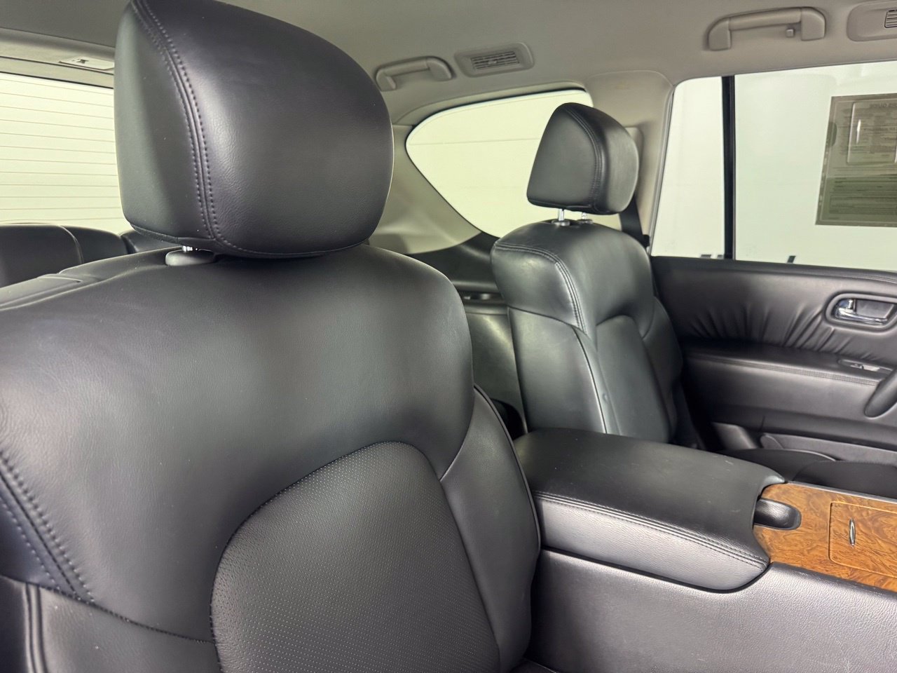 Used 2024 Nissan Armada SL w/ Captain's Chairs Package AWD/4WD image 38