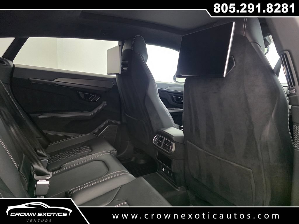 Used 2024 Lamborghini Urus Performante AWD/4WD image 19