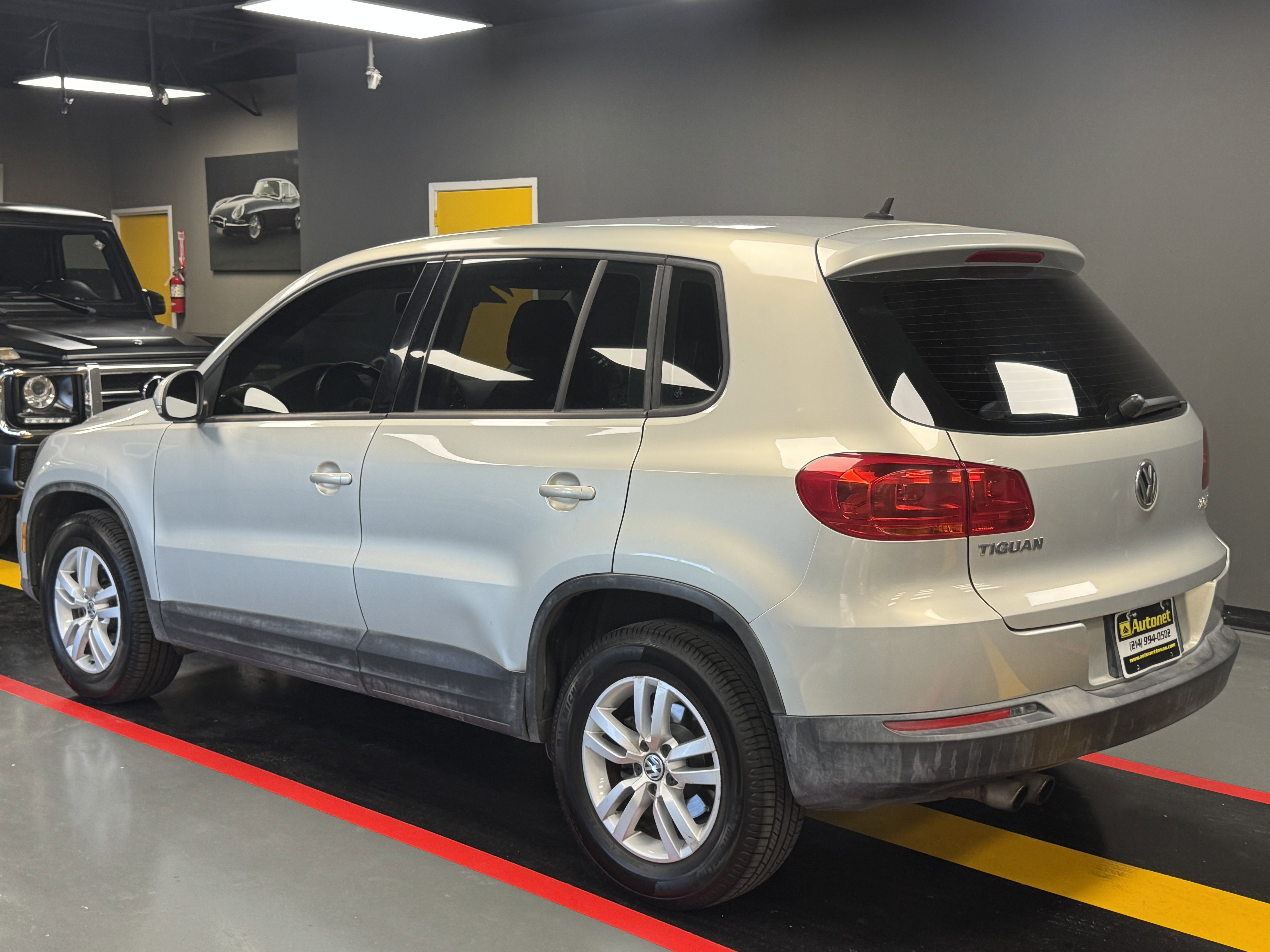 Used 2014 Volkswagen Tiguan S image 4