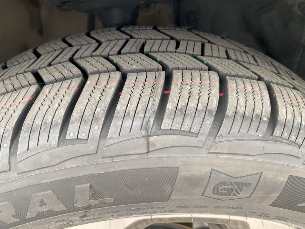 Used 2021 Subaru Forester Limited w/ Popular Package #3 image 9