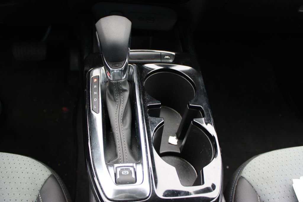 Used 2025 Chevrolet Trax LT w/ LT Convenience Package image 24
