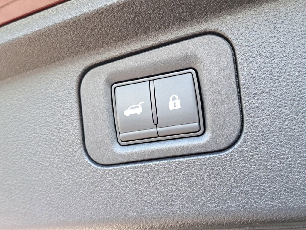 Used 2025 INFINITI QX80 Sensory image 24