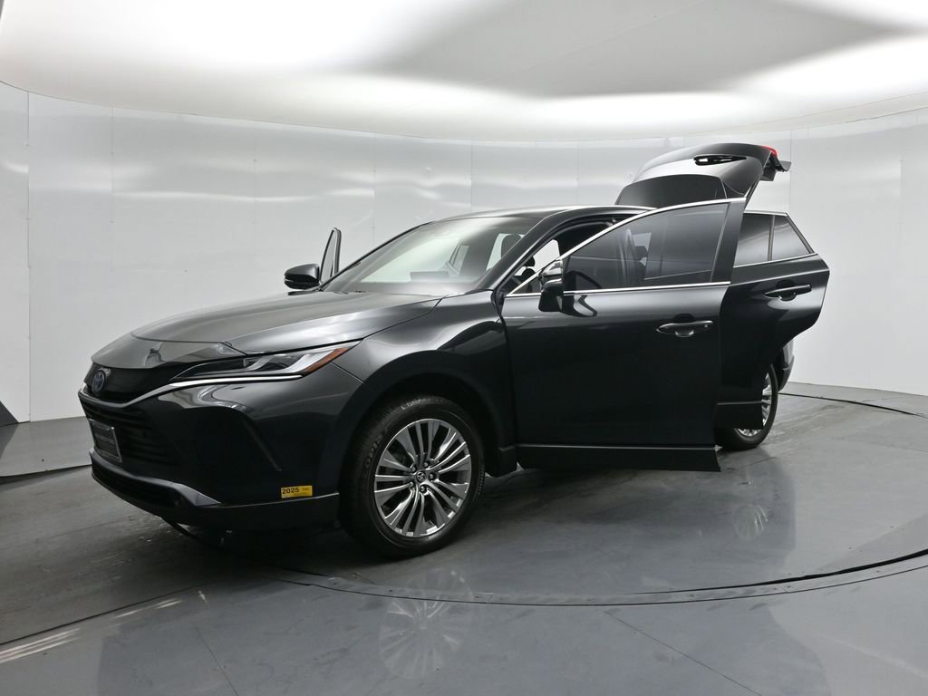 Used 2024 Toyota Venza Limited image 33