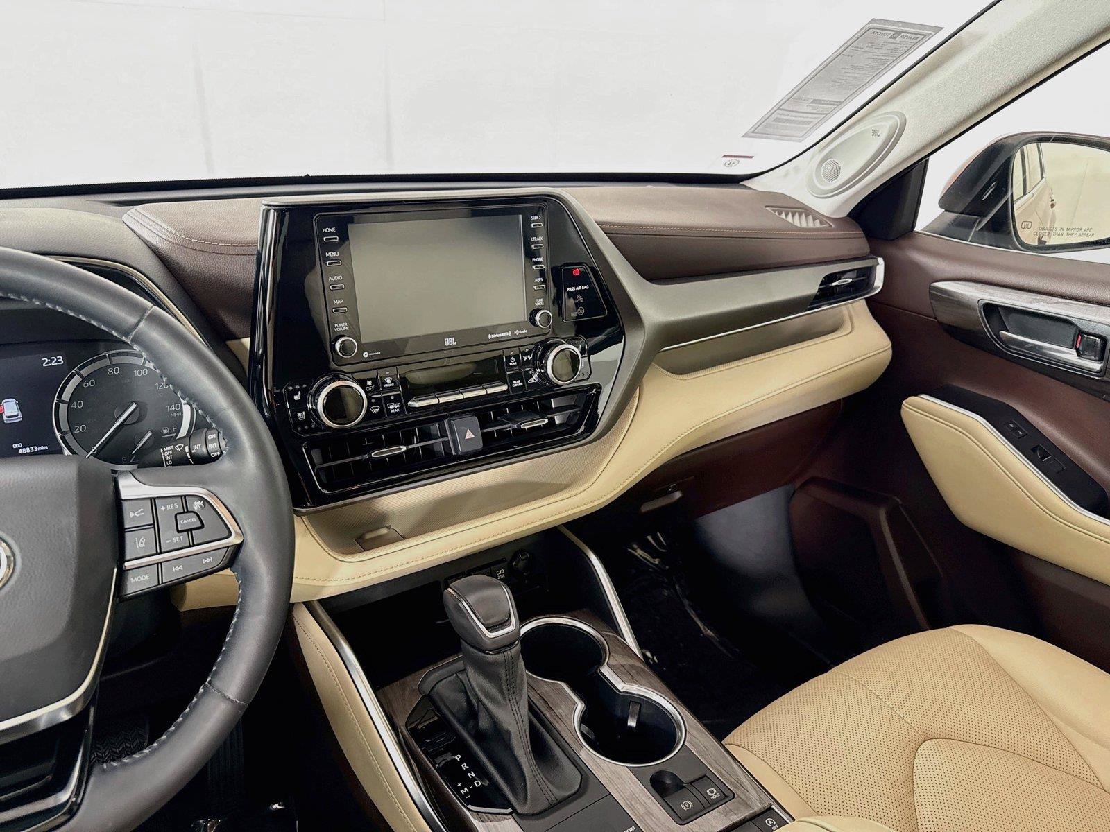 Certified 2021 Toyota Highlander Limited FWD image 36