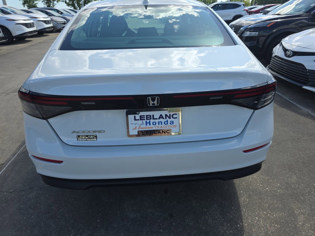 Used 2023 Honda Accord EX image 2
