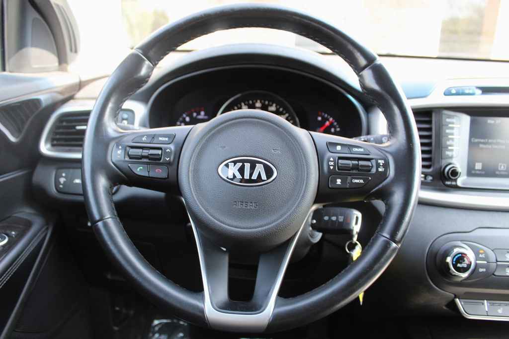 Used 2018 Kia Sorento LX image 15