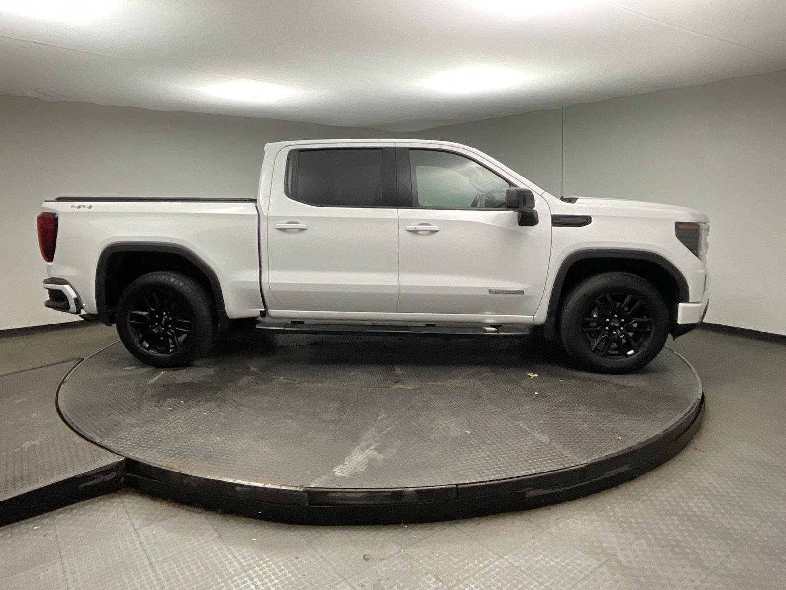Certified 2023 GMC Sierra 1500 Elevation w/ LPO, Elevation Black Package AWD/4WD image 8