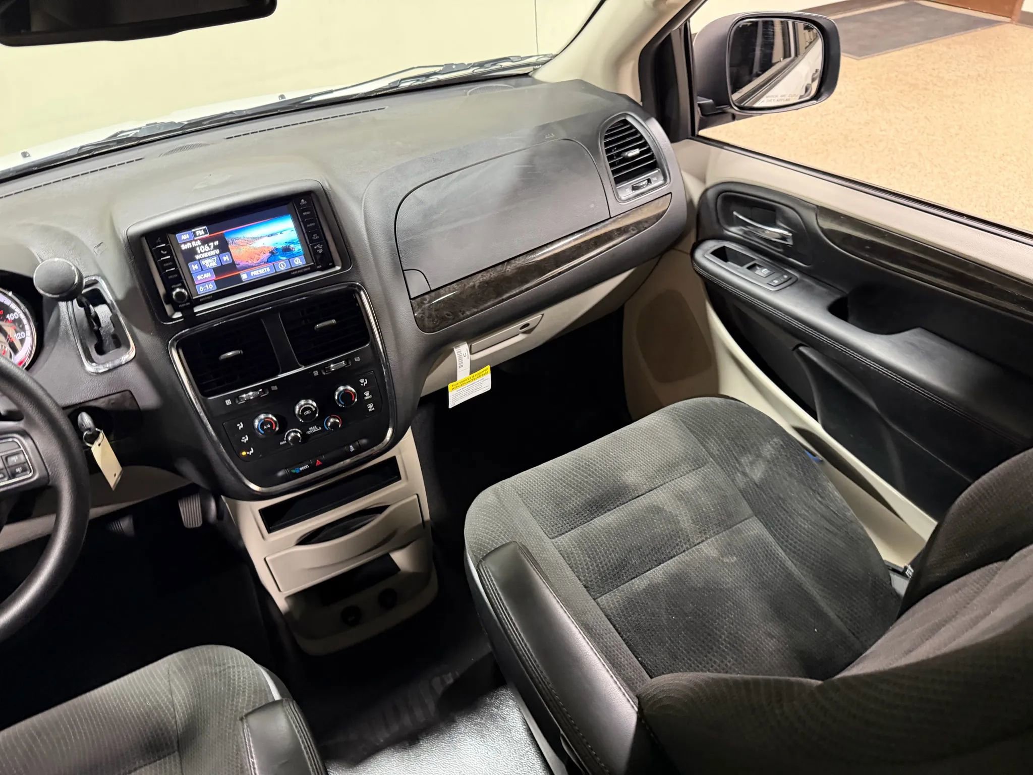 Used 2019 Dodge Grand Caravan SE image 56