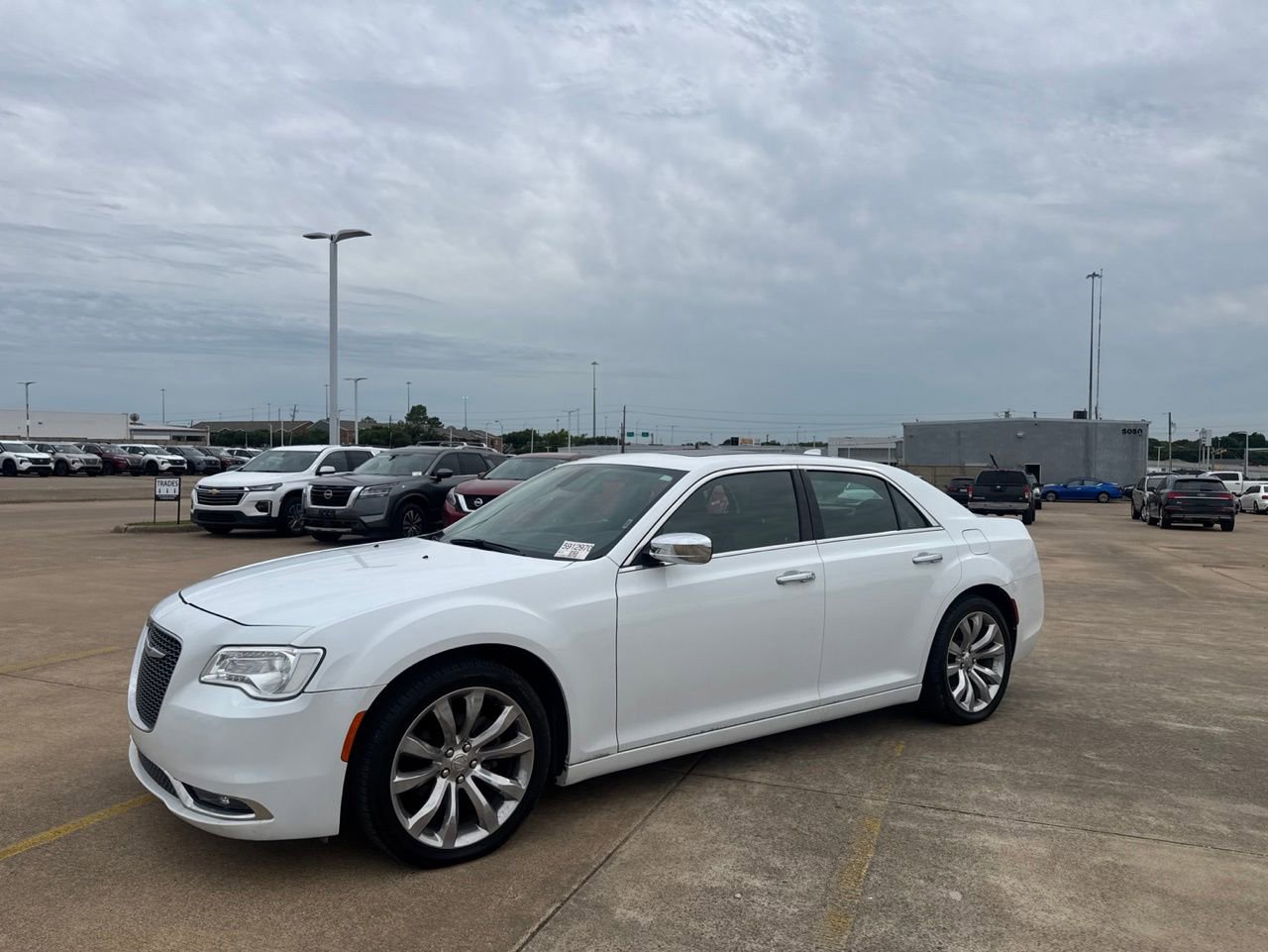 Used 2020 Chrysler 300 Limited RWD image 8