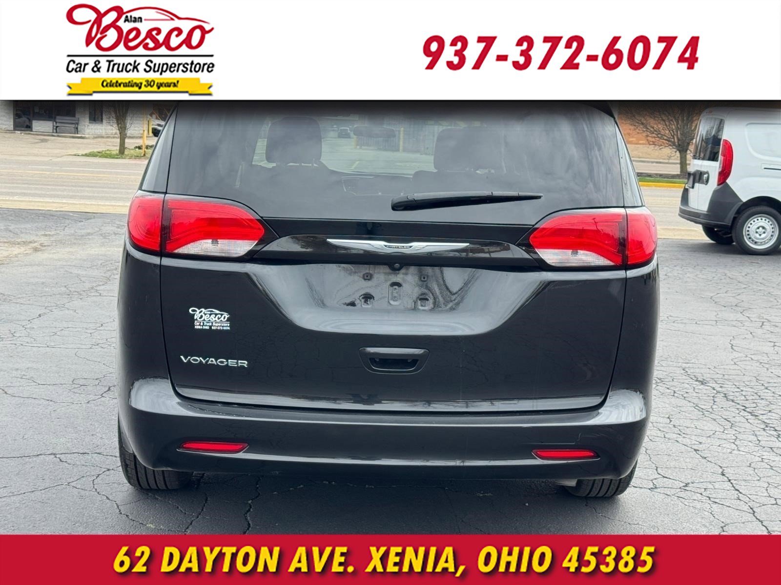 Used 2021 Chrysler Voyager LX image 5