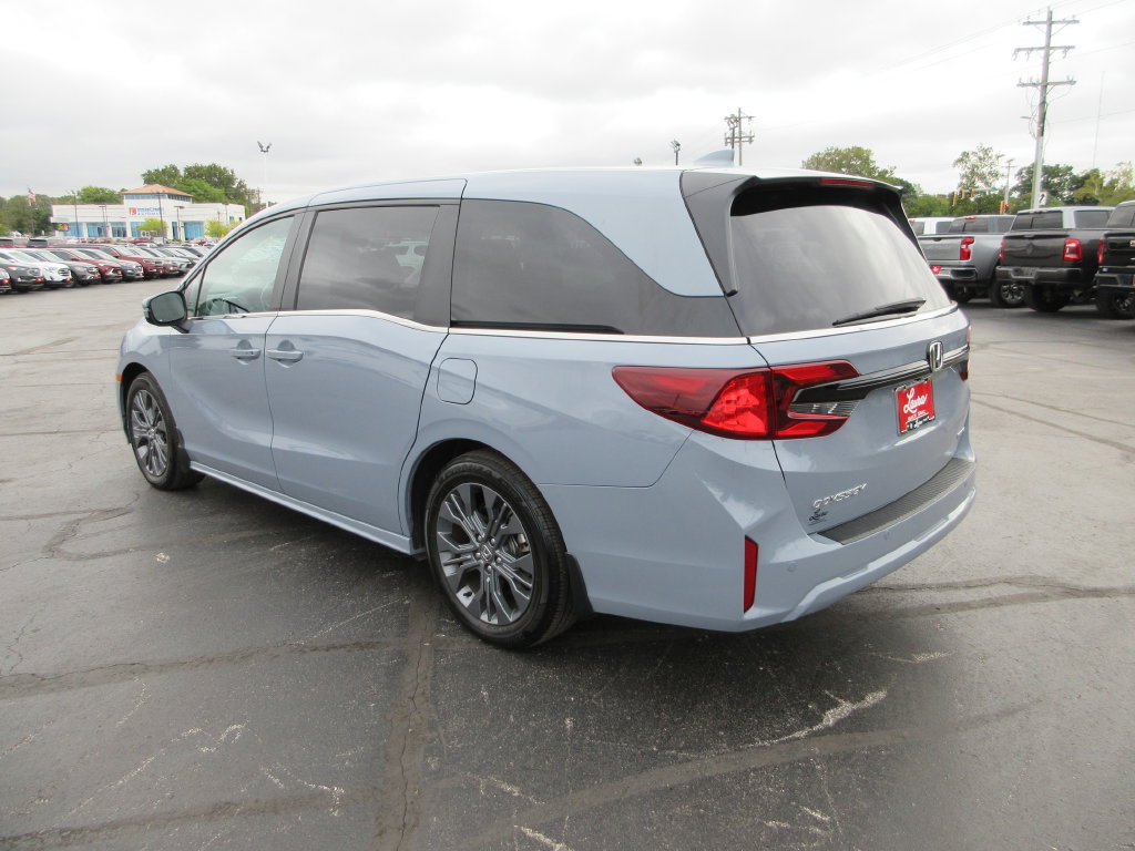 Used 2025 Honda Odyssey Touring image 9