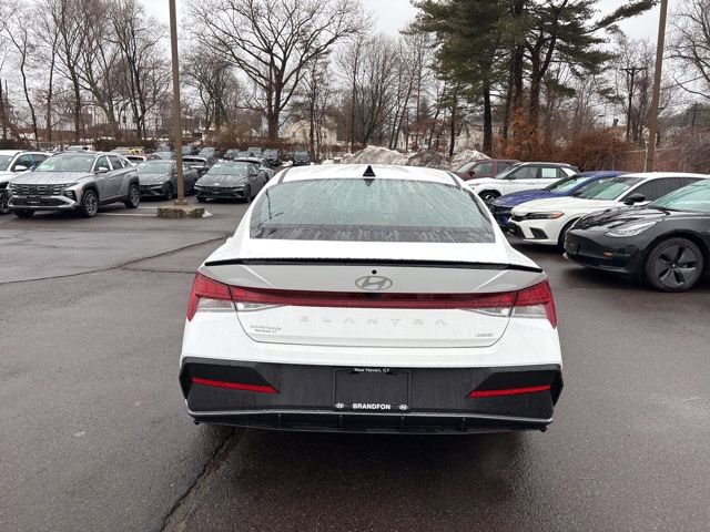 Certified 2025 Hyundai Elantra SEL image 5