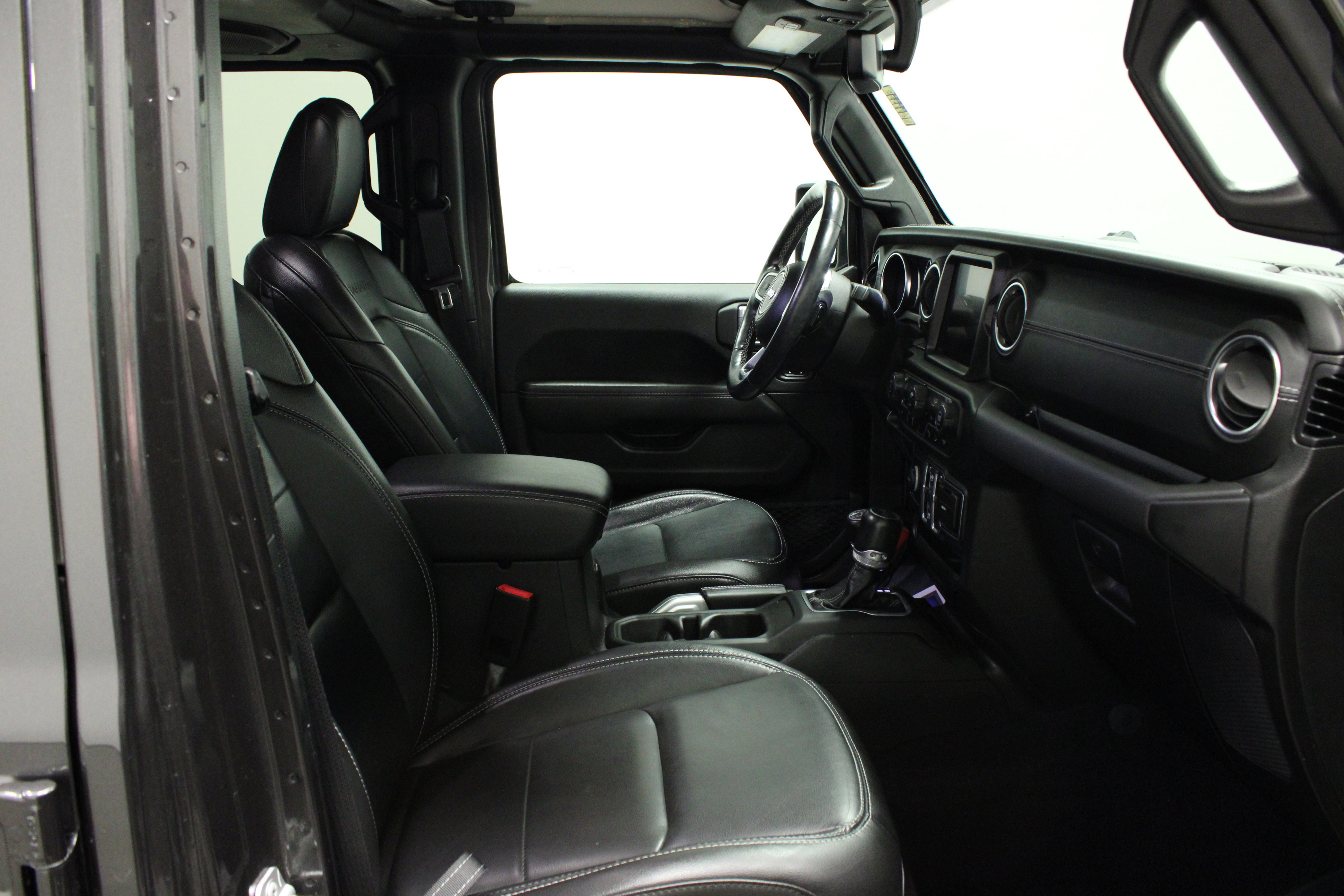Used 2021 Jeep Wrangler Unlimited Sahara AWD/4WD image 16