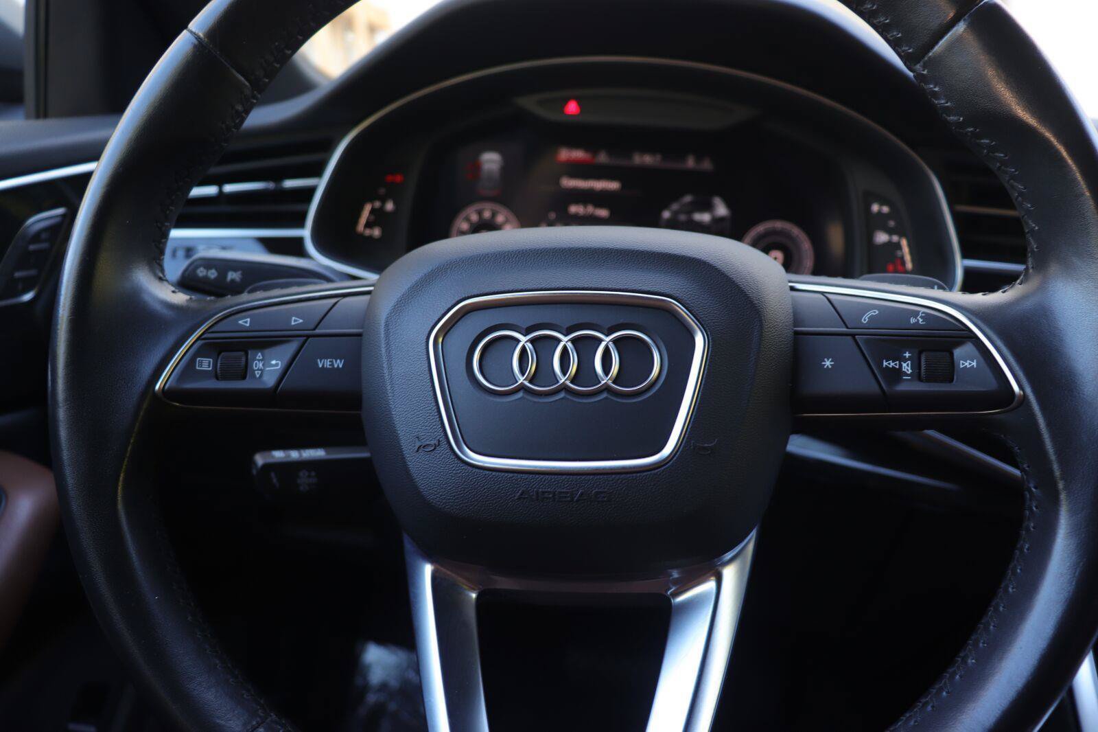 Used 2019 Audi Q8 Premium w/ Convenience Package AWD/4WD image 27
