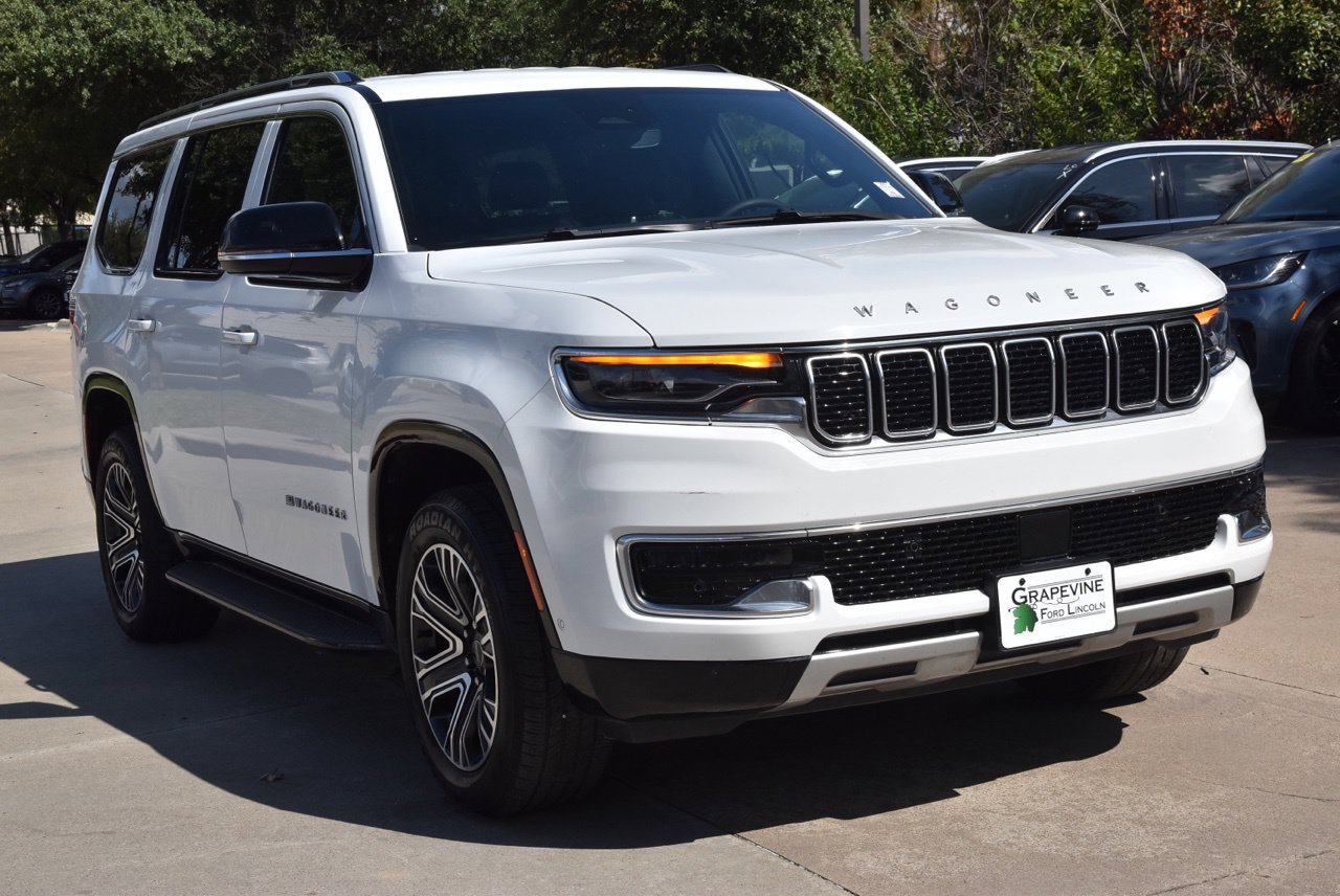 Used 2025 Jeep Wagoneer Series II AWD/4WD image 4