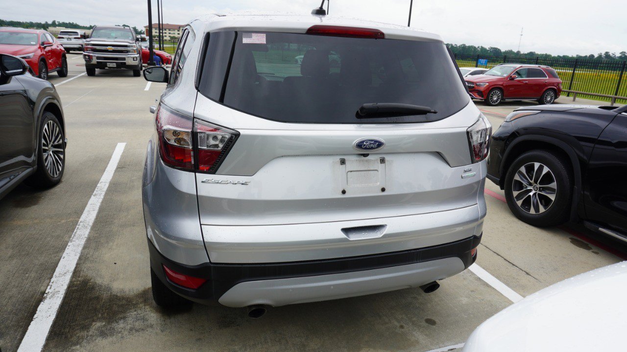 Used 2017 Ford Escape SE FWD image 8