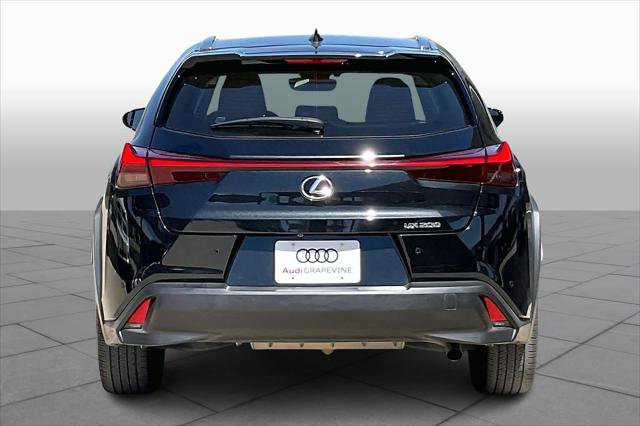 Used 2020 Lexus UX 200 w/ Premium Package FWD image 5