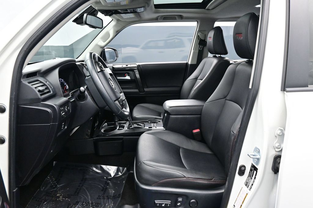 Used 2021 Toyota 4Runner Venture w/ Moonroof Package AWD/4WD image 20