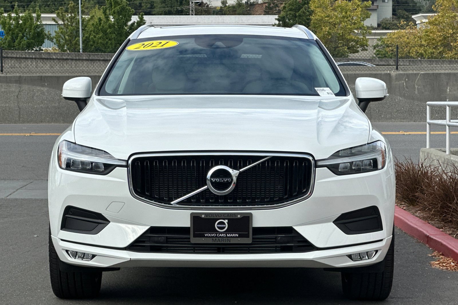 Used 2021 Volvo XC60 T6 Momentum w/ Premium Package AWD/4WD image 10