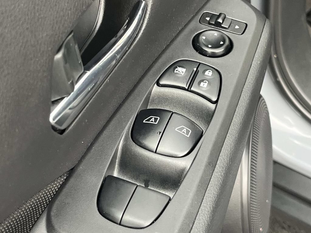 Used 2023 Nissan Kicks SV FWD image 29