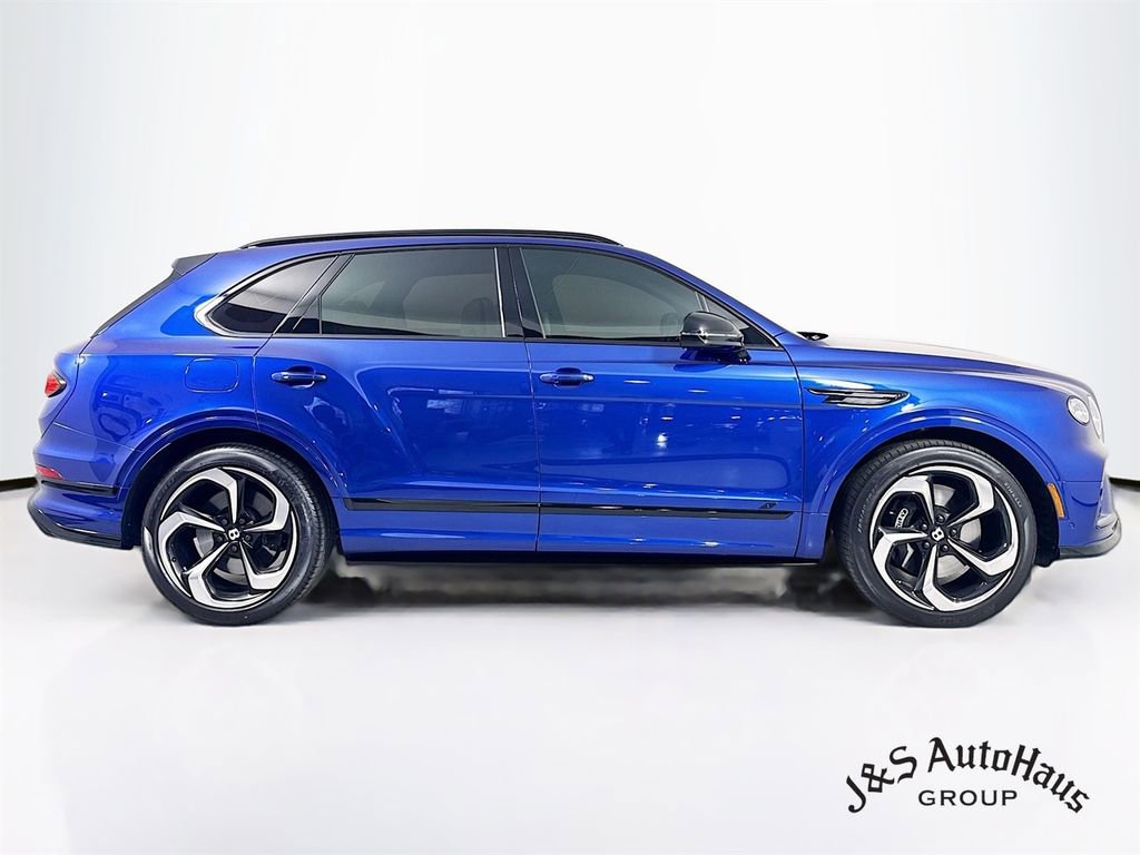 Used 2022 Bentley Bentayga AWD/4WD image 8
