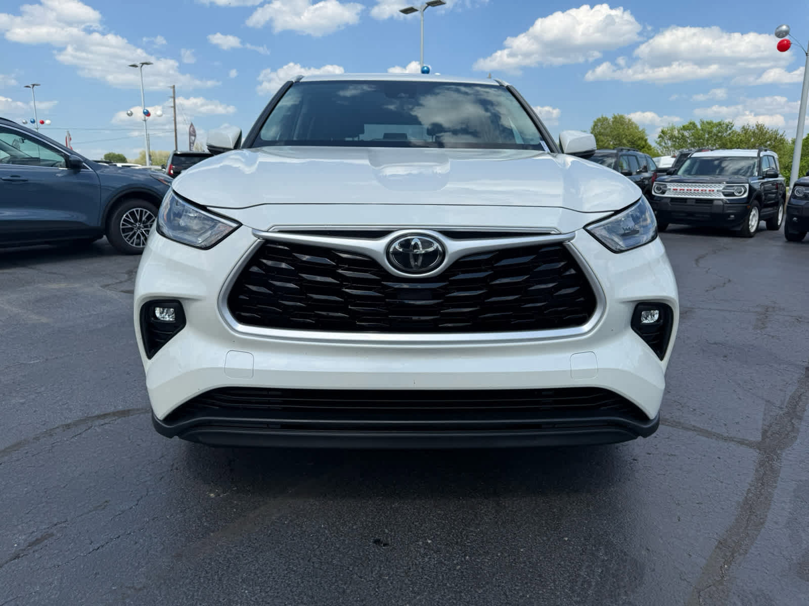 Used 2020 Toyota Highlander LE AWD/4WD image 24