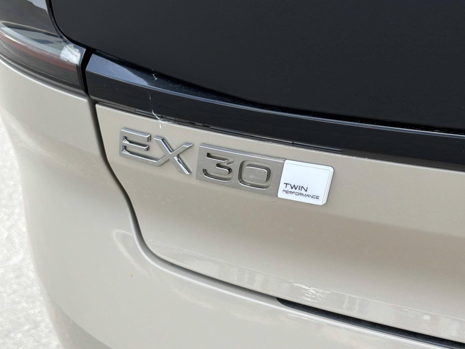 New 2026 Volvo EX30 Cross Country Ultra w/ Protection Package Premier AWD/4WD image 22