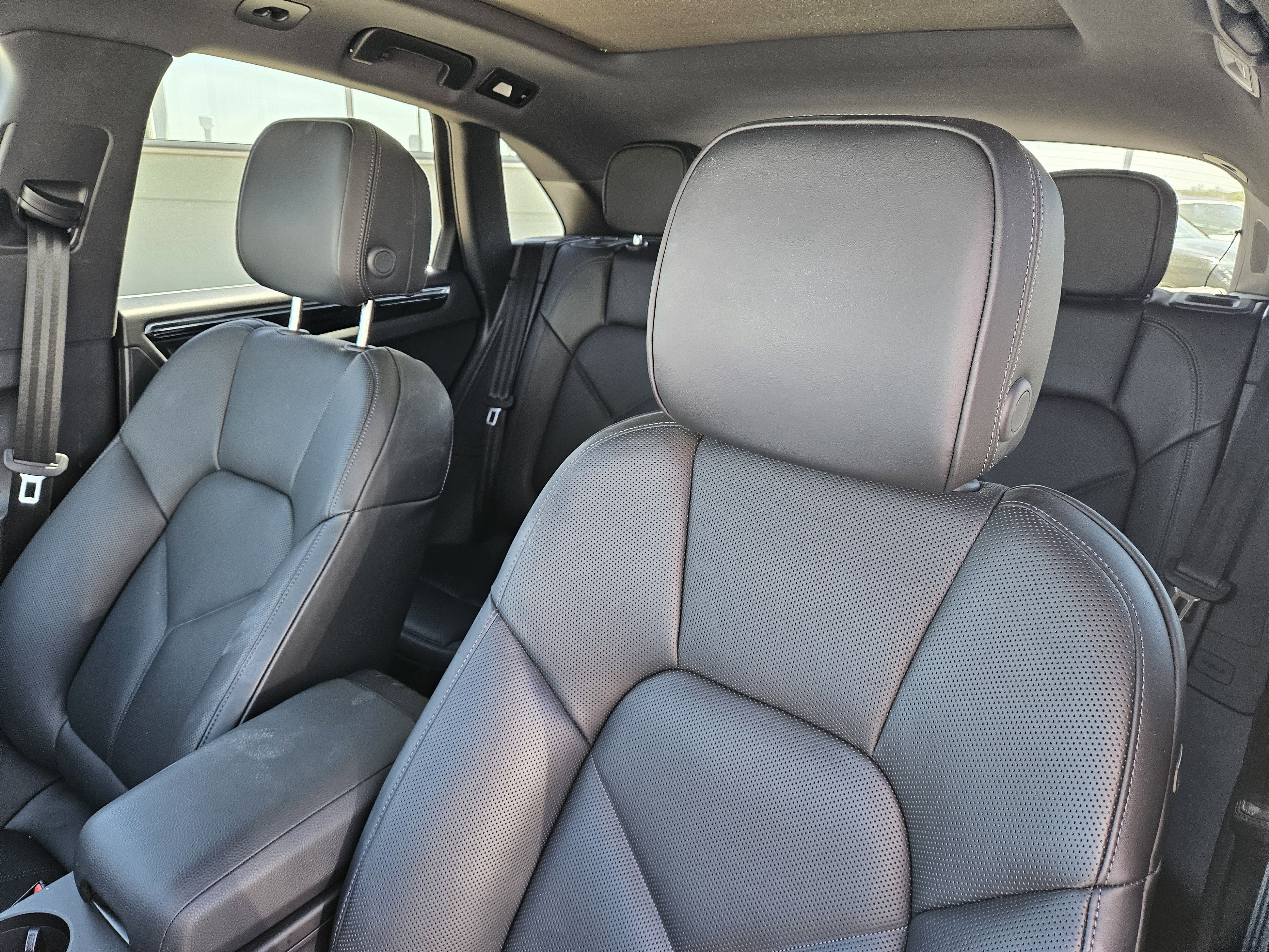 Used 2025 Porsche Macan S image 6