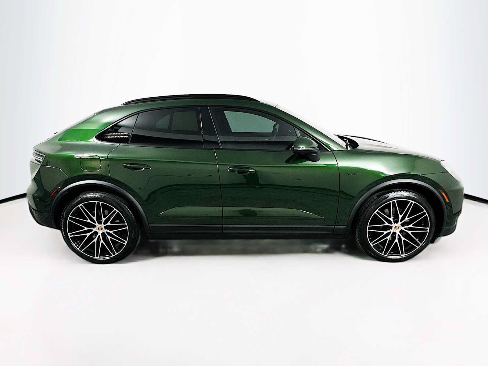 New 2026 Porsche Macan Electric RWD image 8
