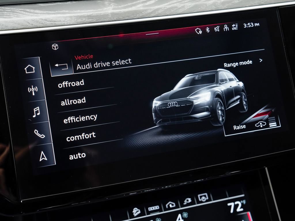 Used 2023 Audi e-tron Premium Plus w/ Premium Plus Package AWD/4WD image 19