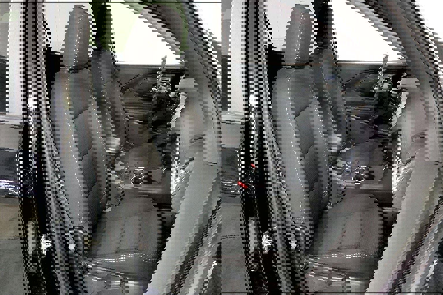 Used 2024 GMC Terrain SLE image 7