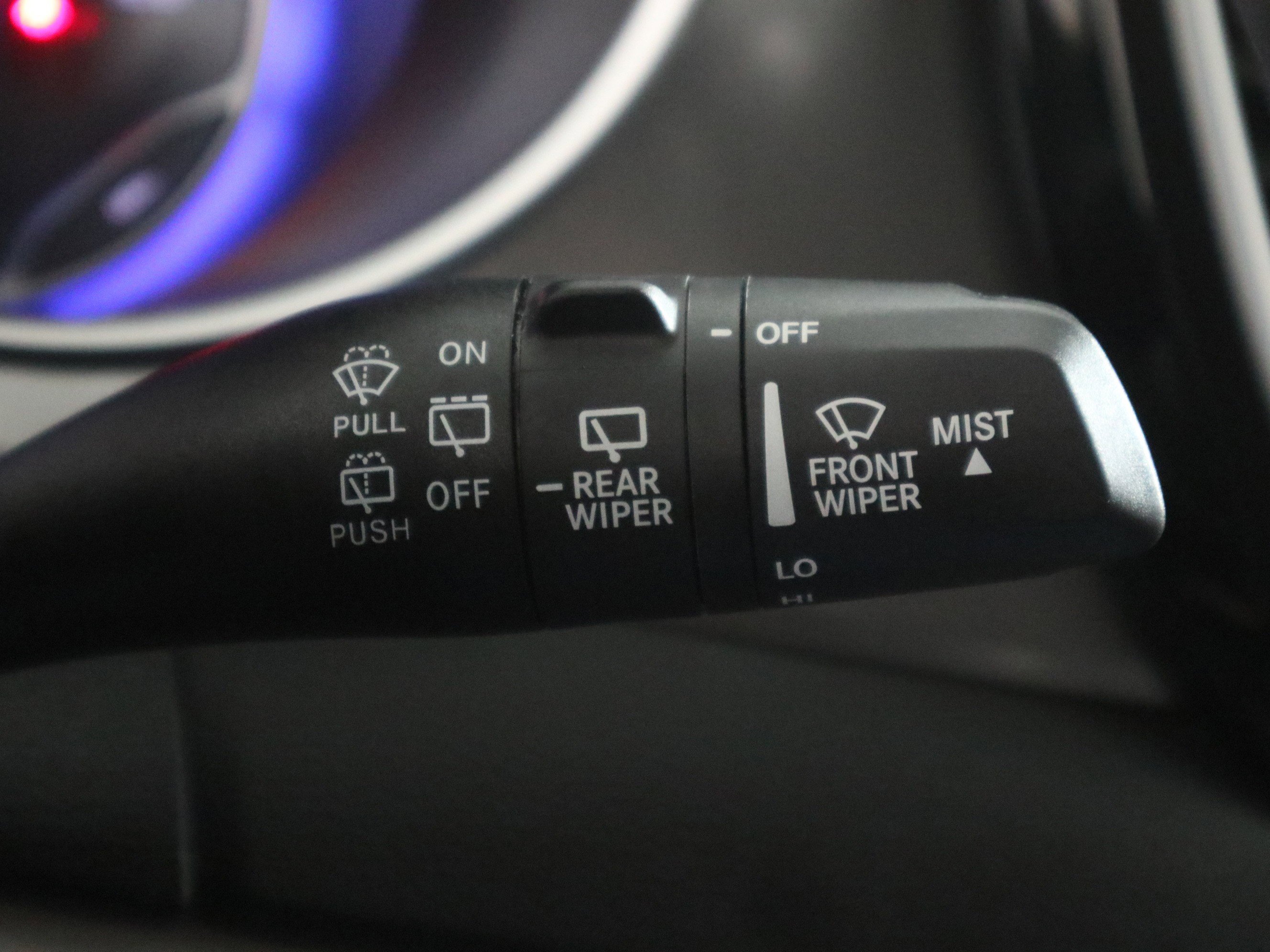 Used 2024 Chrysler Pacifica Touring-L image 32