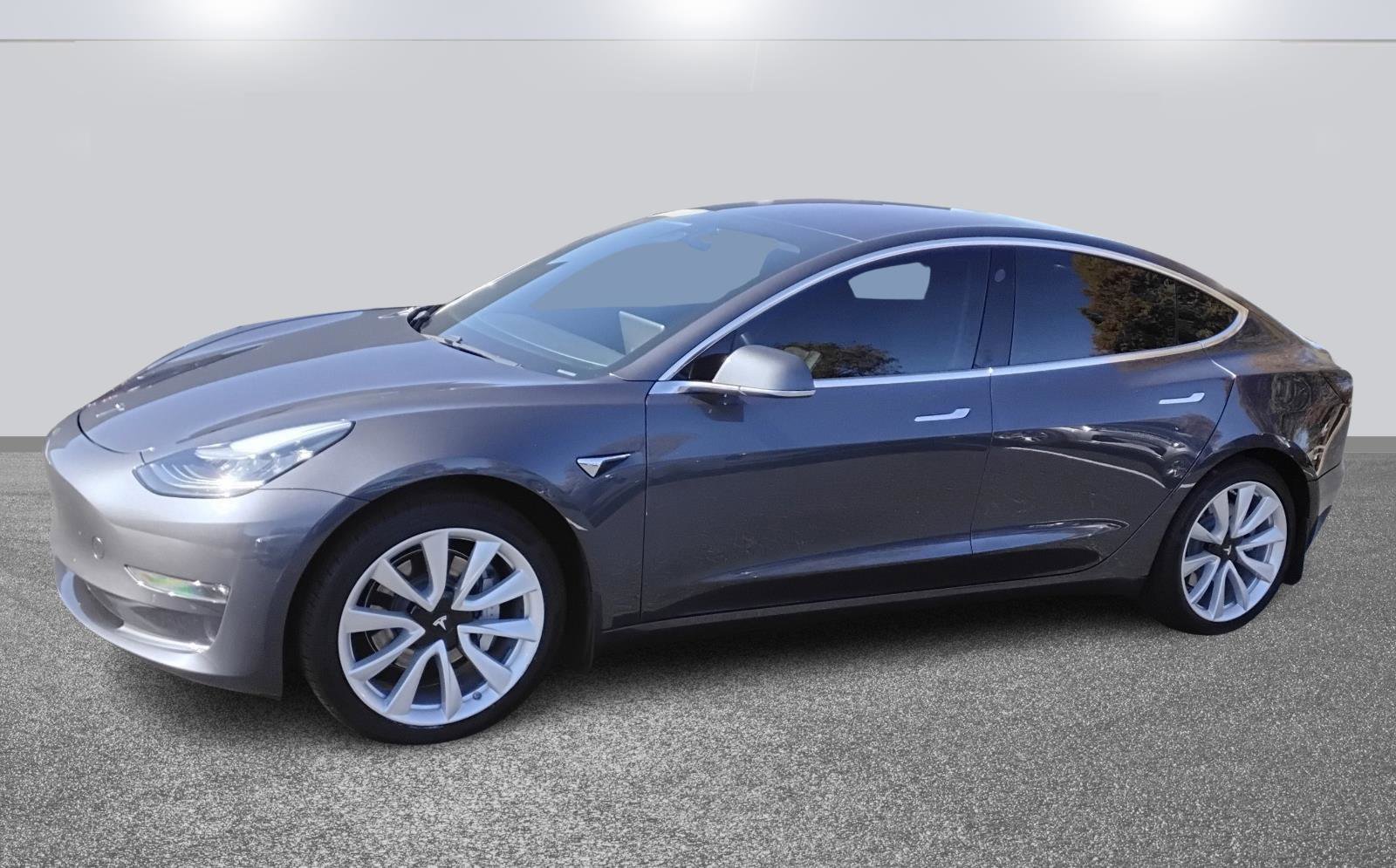 Used 2018 Tesla Model 3 Long Range image 3