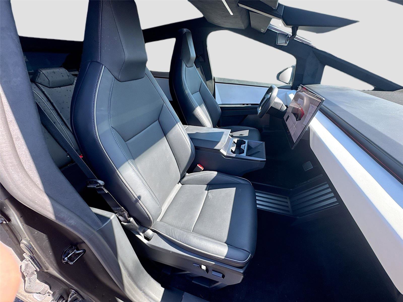 Used 2024 Tesla Cybertruck AWD Crew Cab image 15