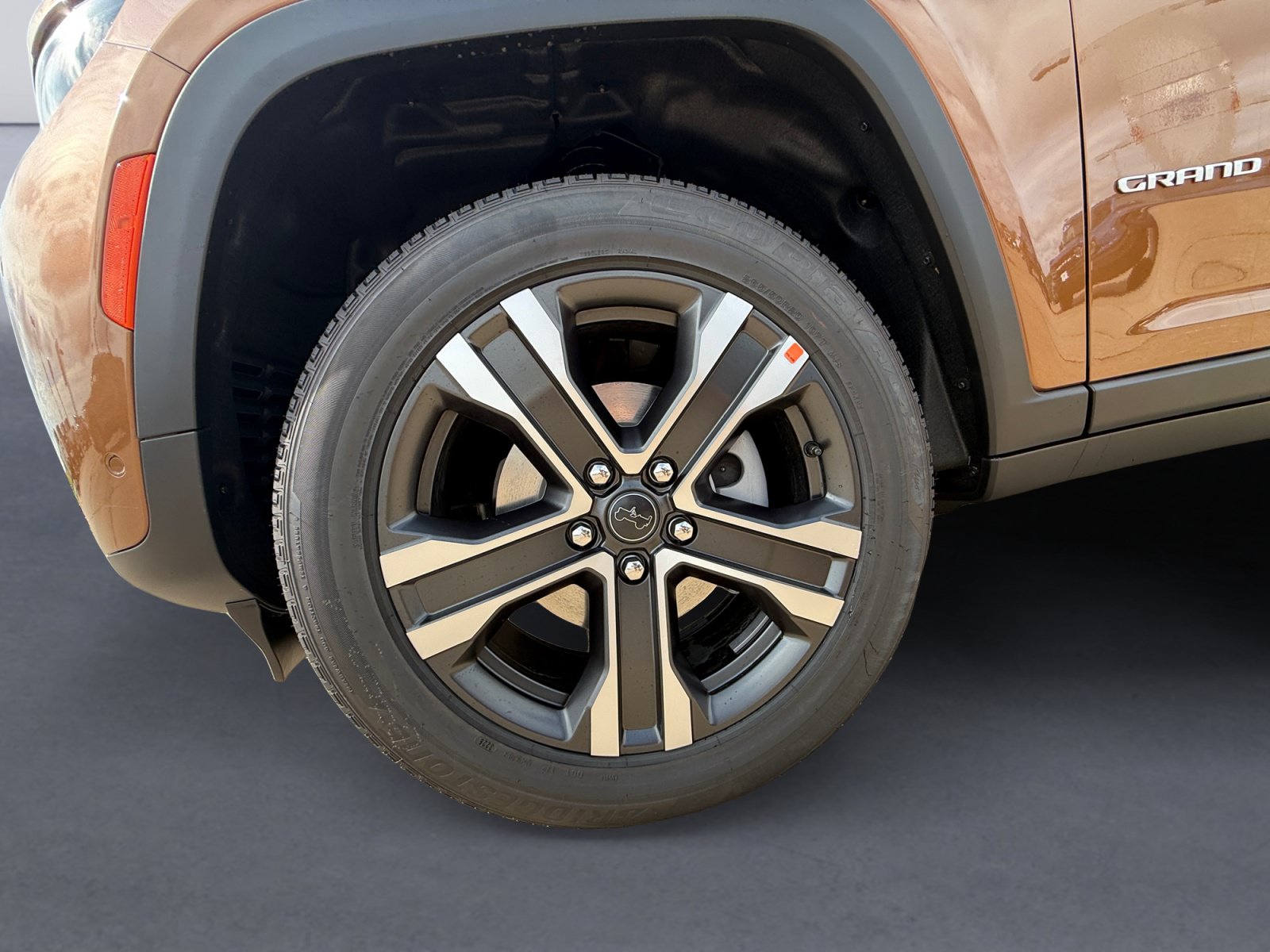 New 2027 Jeep Grand Cherokee Limited AWD/4WD image 14