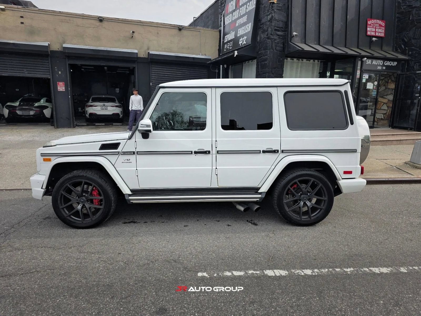 Used 2017 Mercedes-Benz G 65 AMG 4MATIC image 3