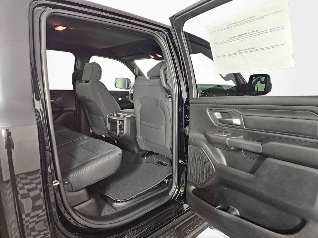 New 2026 RAM 1500 Express AWD/4WD image 34