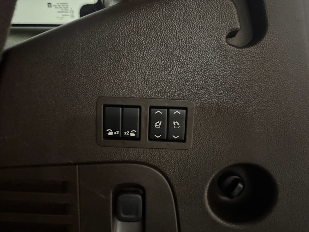 Used 2020 GMC Yukon Denali w/ Open Road Package image 27